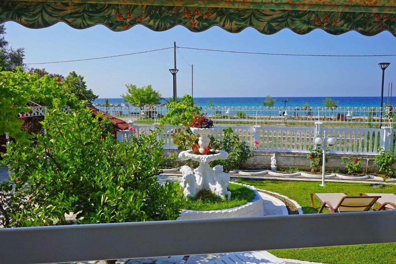 Villa Fofo - Beautiful Sea Front Villa With 650M2 Garden Nea Kallikrateia Exteriör bild