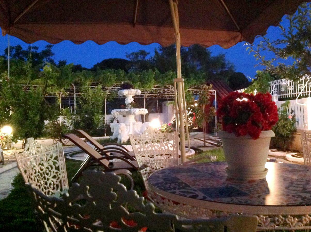 Villa Fofo - Beautiful Sea Front Villa With 650M2 Garden Nea Kallikrateia Exteriör bild
